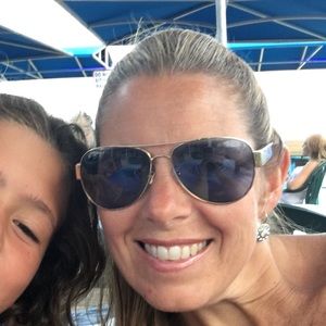 Meet your Posher, Debra